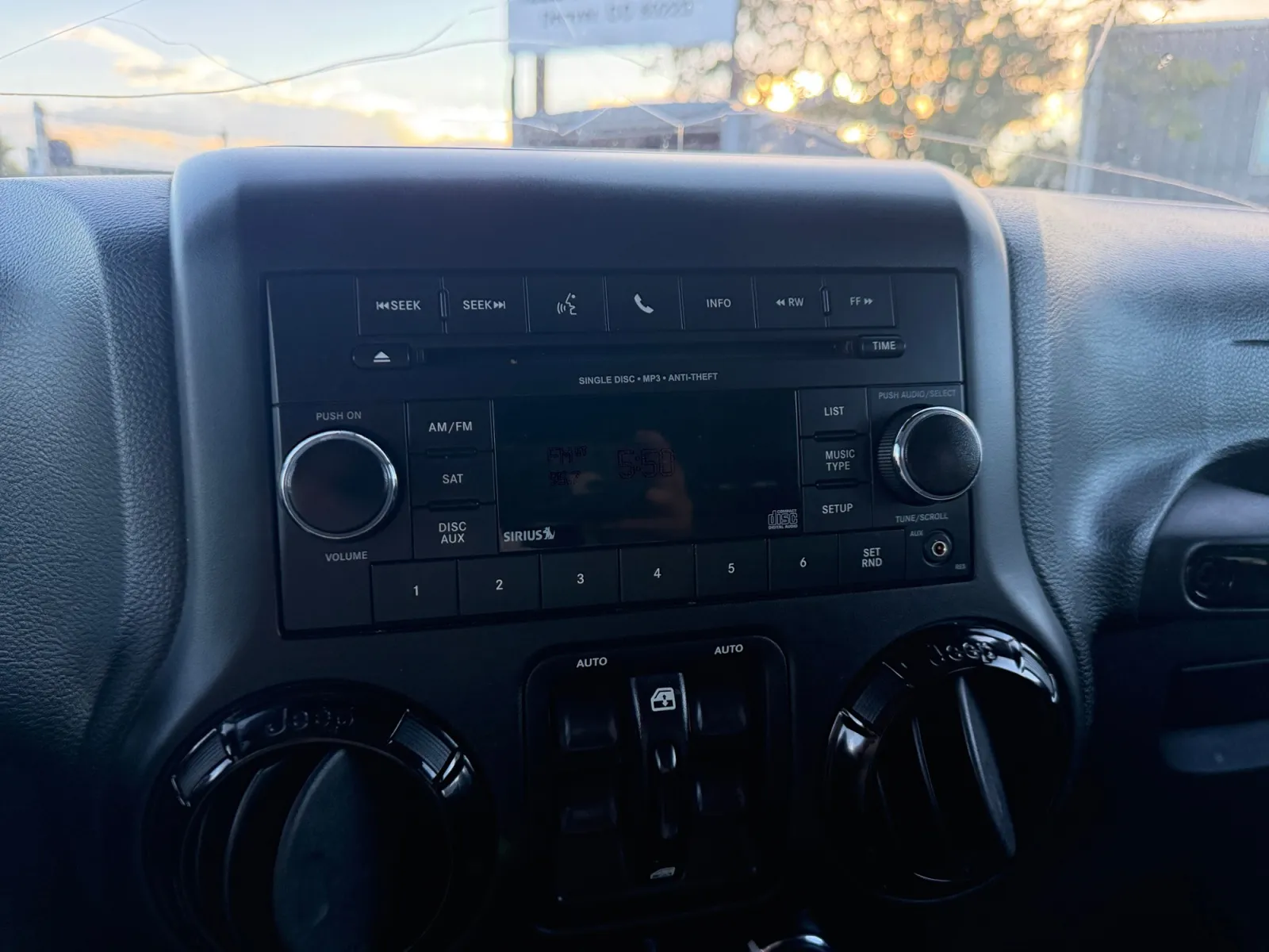 Jeep Wrangler photo 22