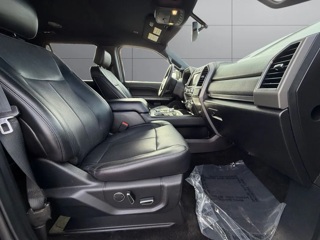 Ford Expedition MAX photo 17