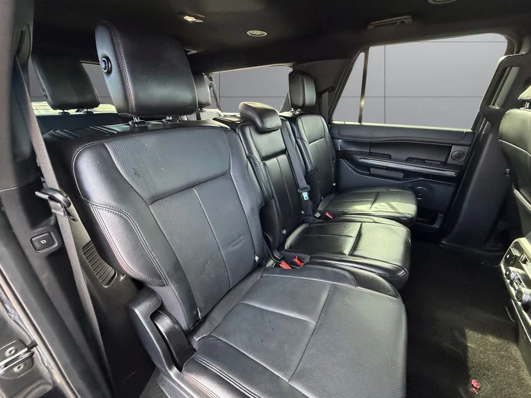 Ford Expedition MAX photo 18