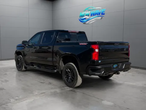 Another view of 2021 Chevrolet Silverado 1500 4WD Crew Cab Short Bed LT Trail Boss for sale in Denver, CO at New Wave Automotive