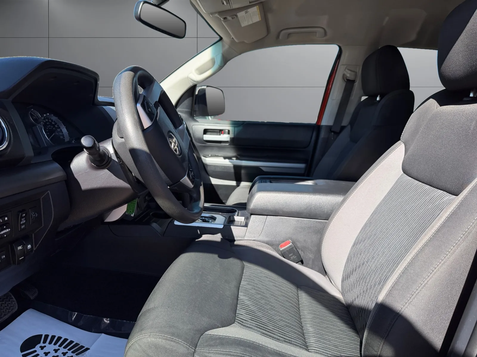 Toyota Tundra photo 10