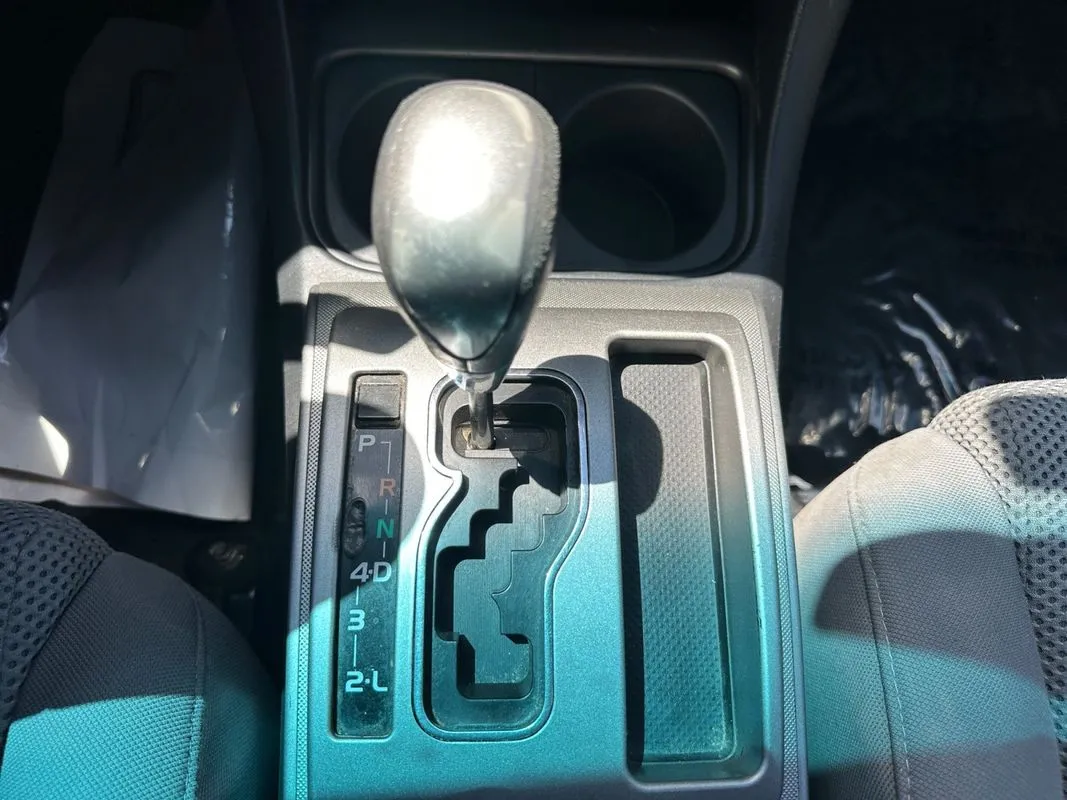 Toyota Tacoma photo 22
