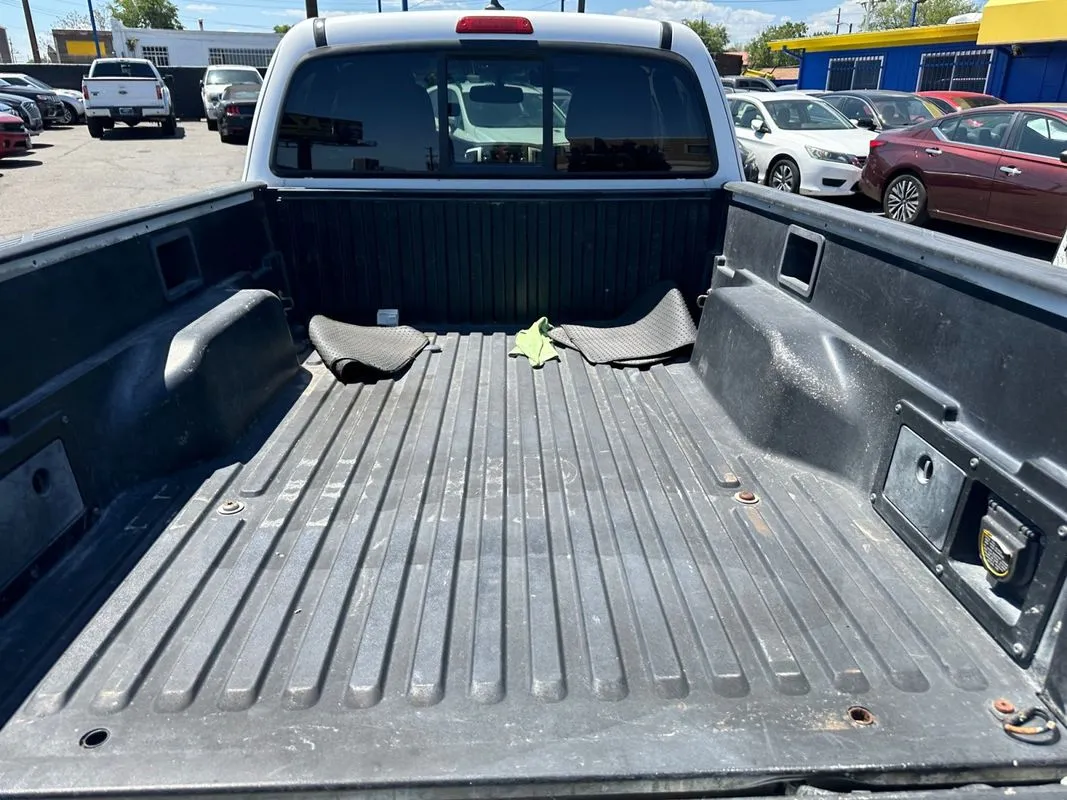 Toyota Tacoma photo 19