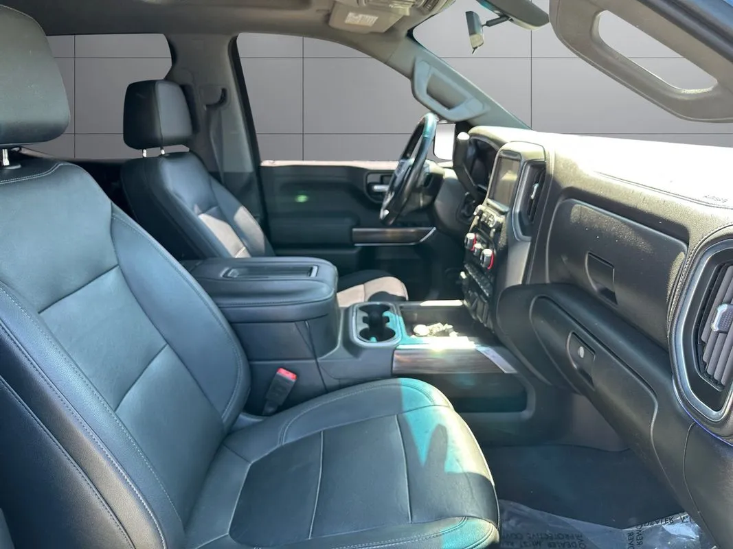 Chevrolet Silverado photo 17