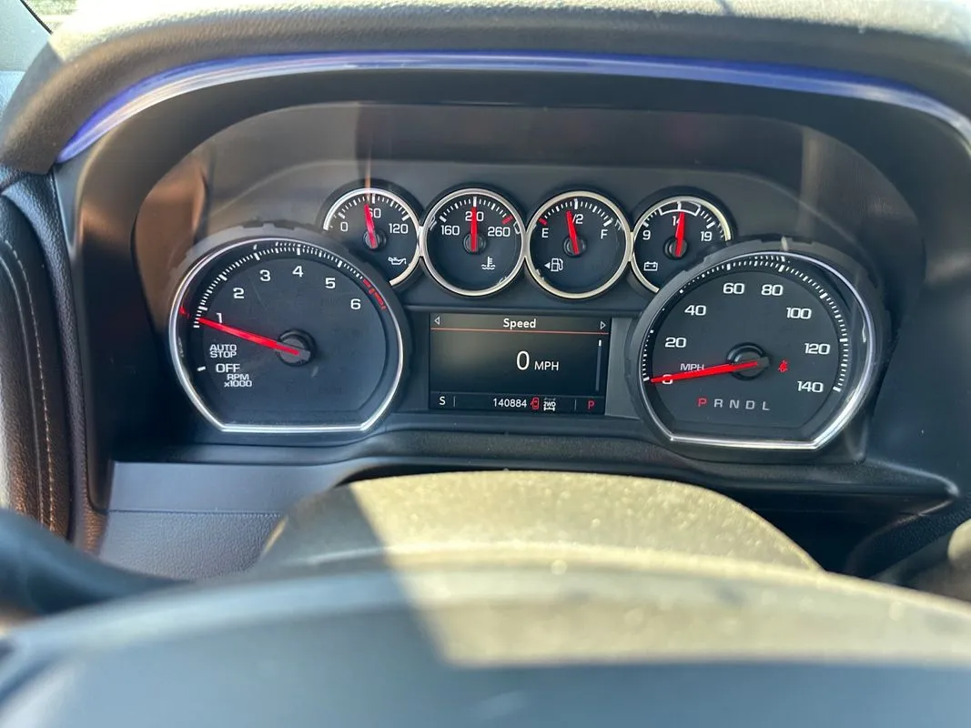 Chevrolet Silverado photo 14