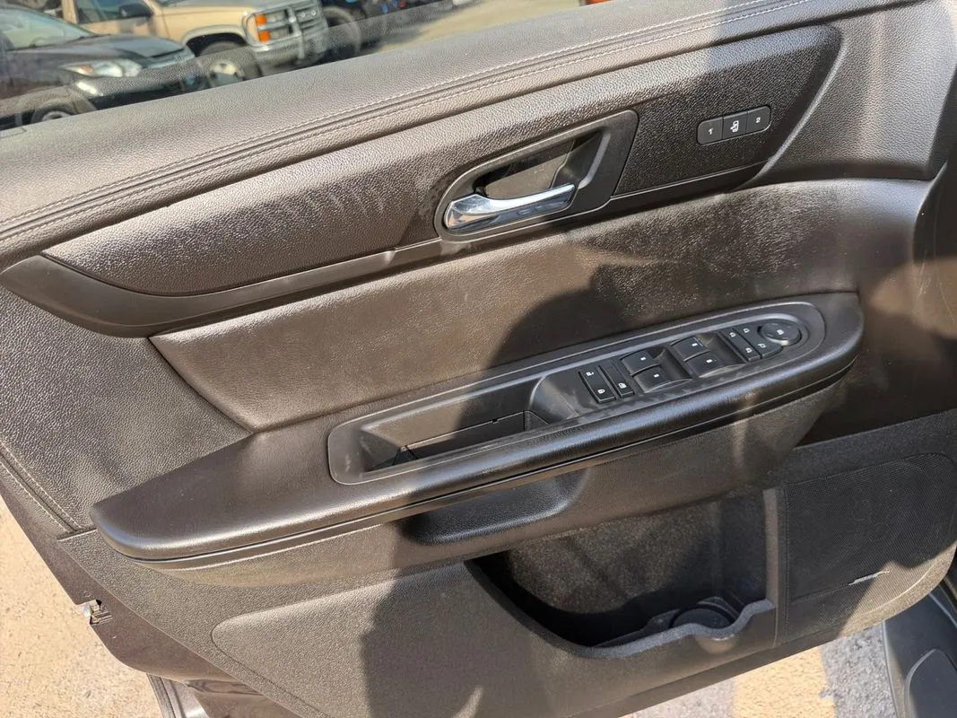 Chevrolet Traverse photo 11