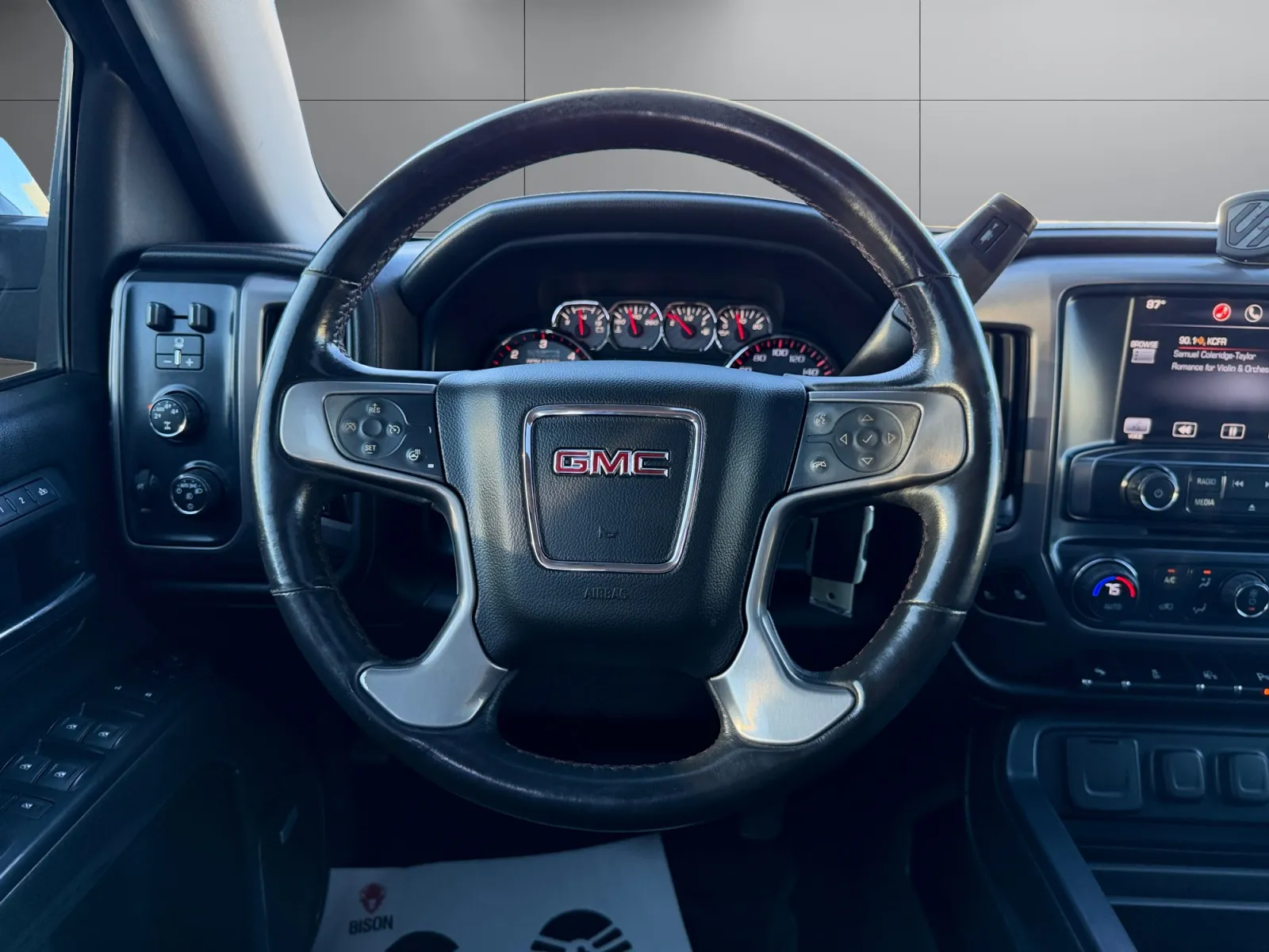 GMC Sierra photo 13