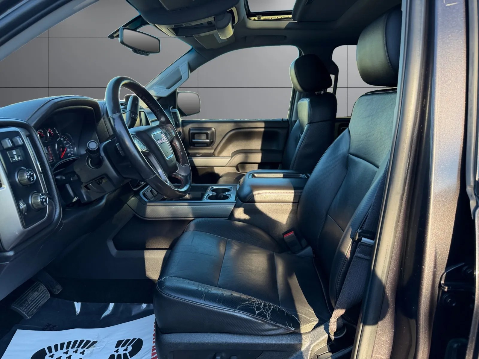 GMC Sierra photo 10