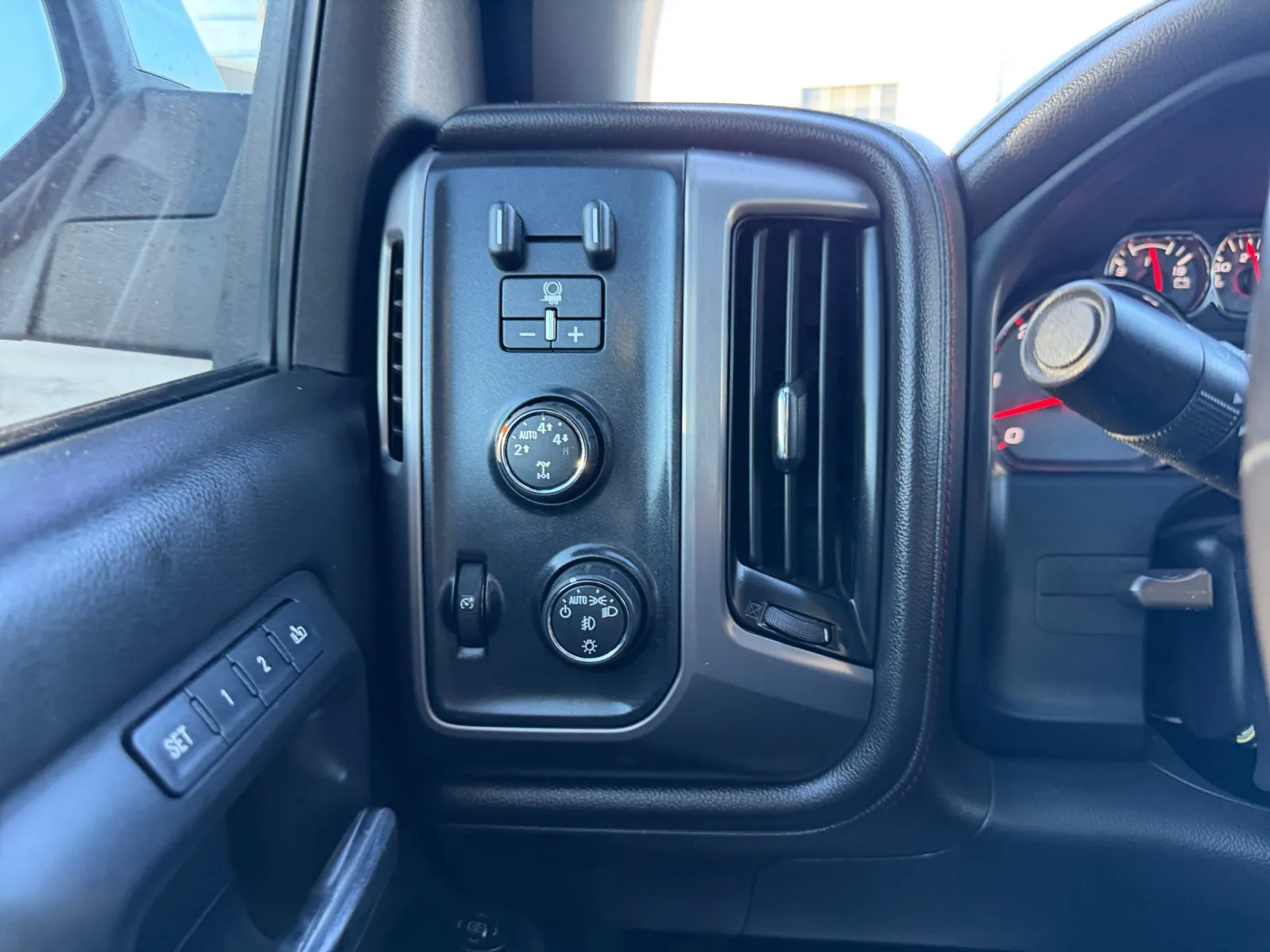 GMC Sierra photo 23