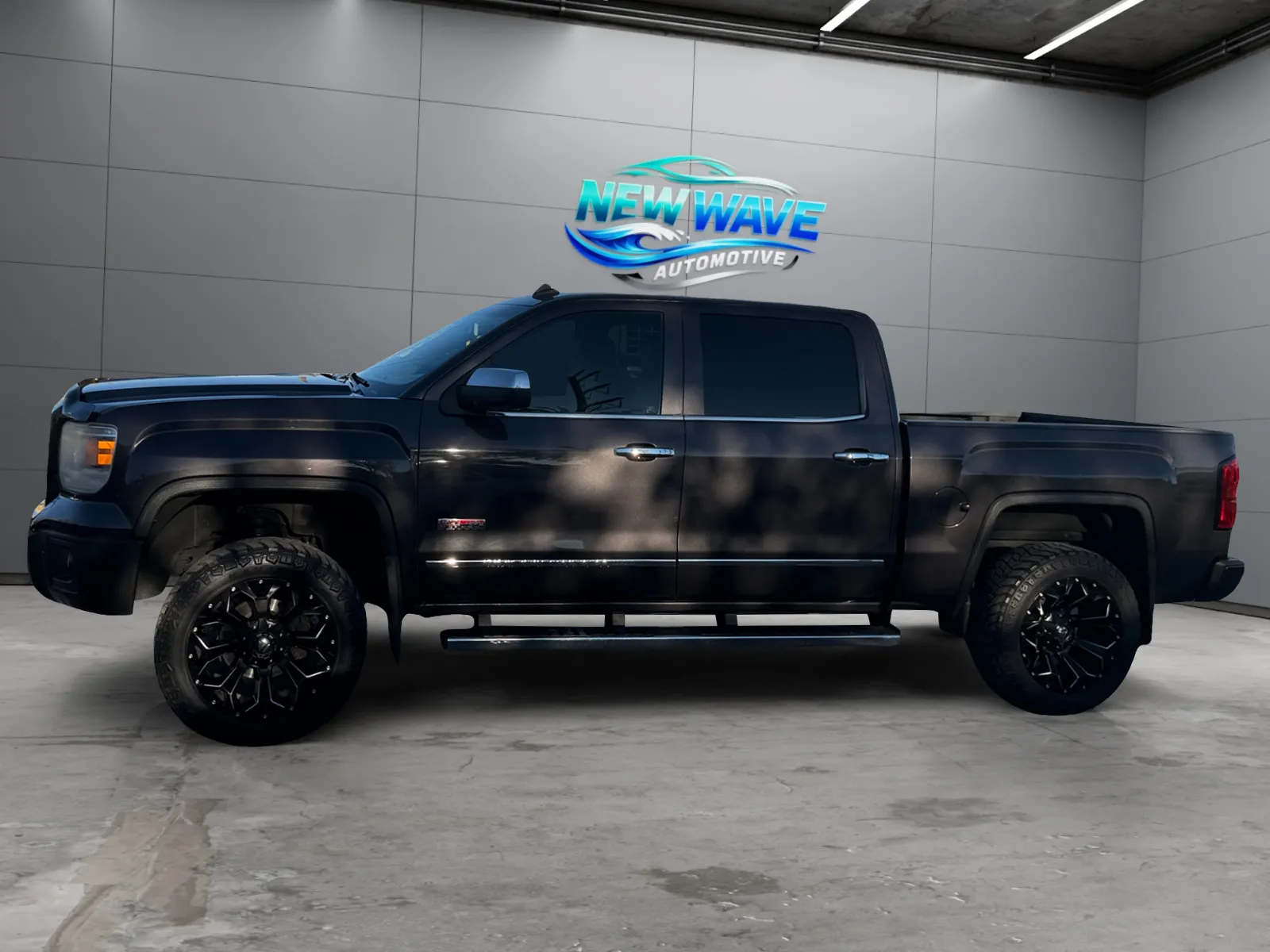 GMC Sierra photo 2