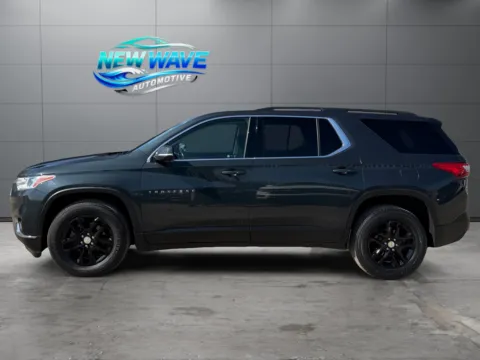Photos of 2019 Chevrolet Traverse 1LT for sale in Denver, CO at New Wave Automotive