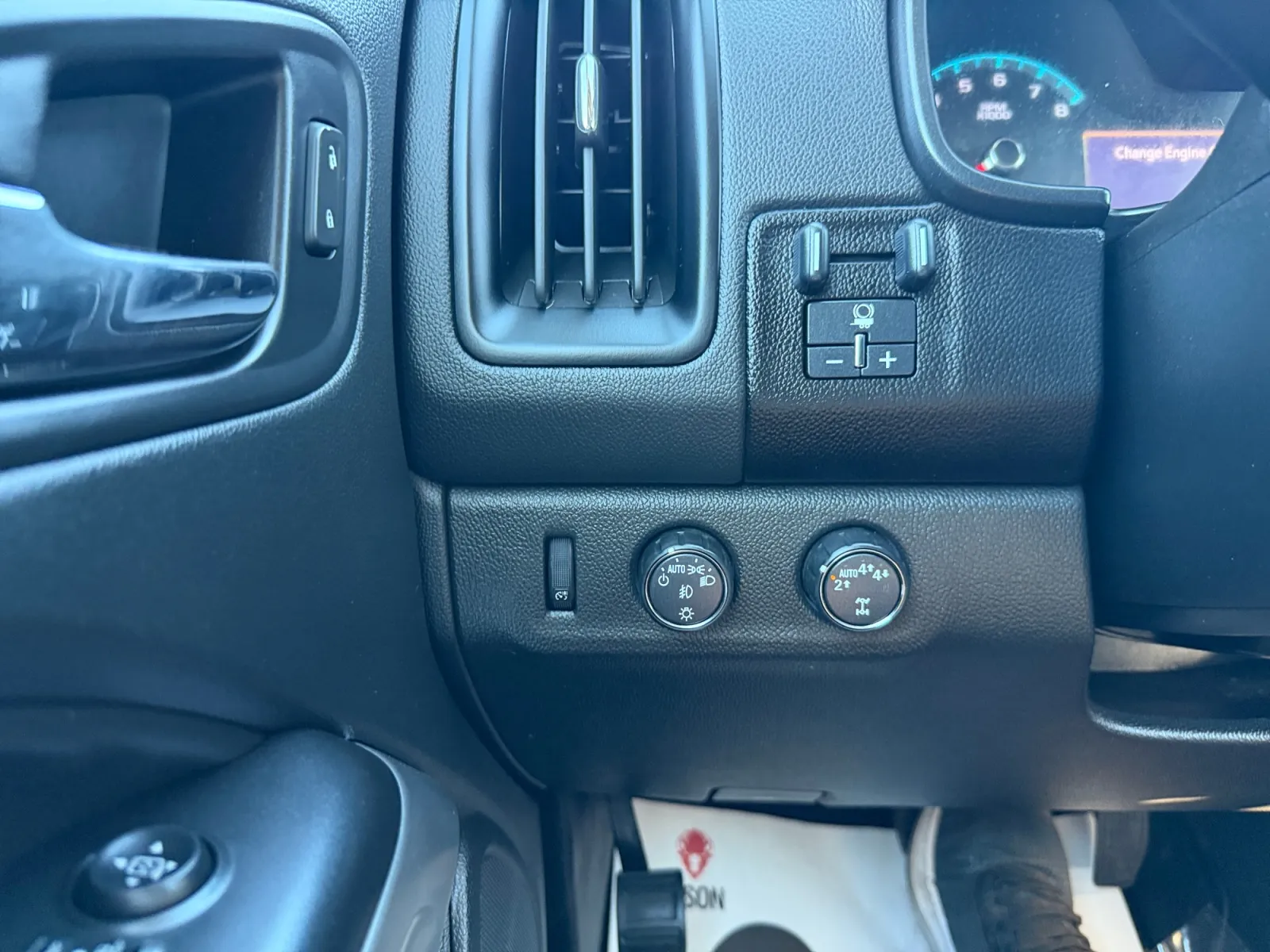 Chevrolet Colorado photo 23