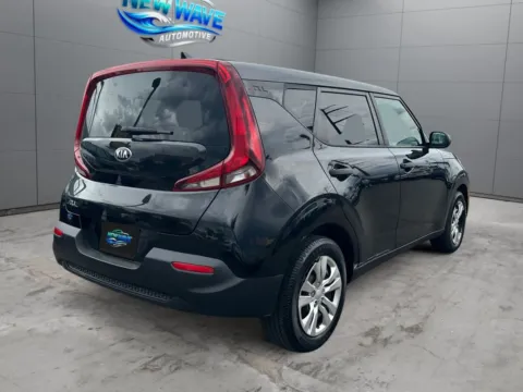 More photos of 2020 KIA SOUL LX at New Wave Automotive, CO