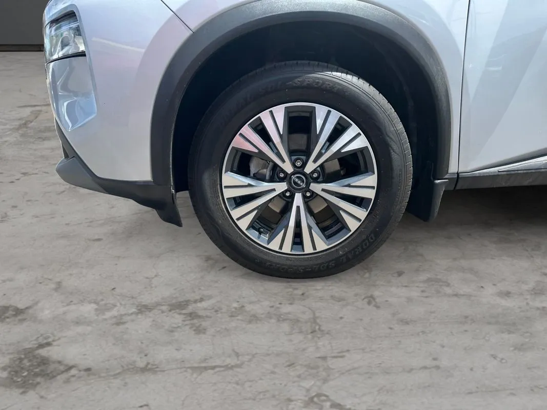 Nissan Rogue photo 9