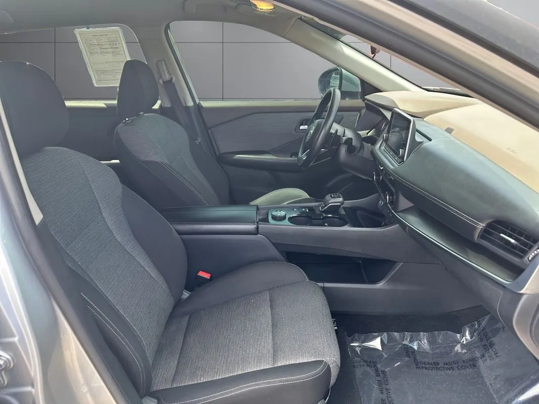 Nissan Rogue photo 17