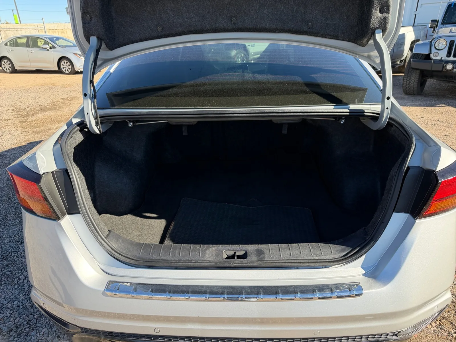Nissan Altima photo 19