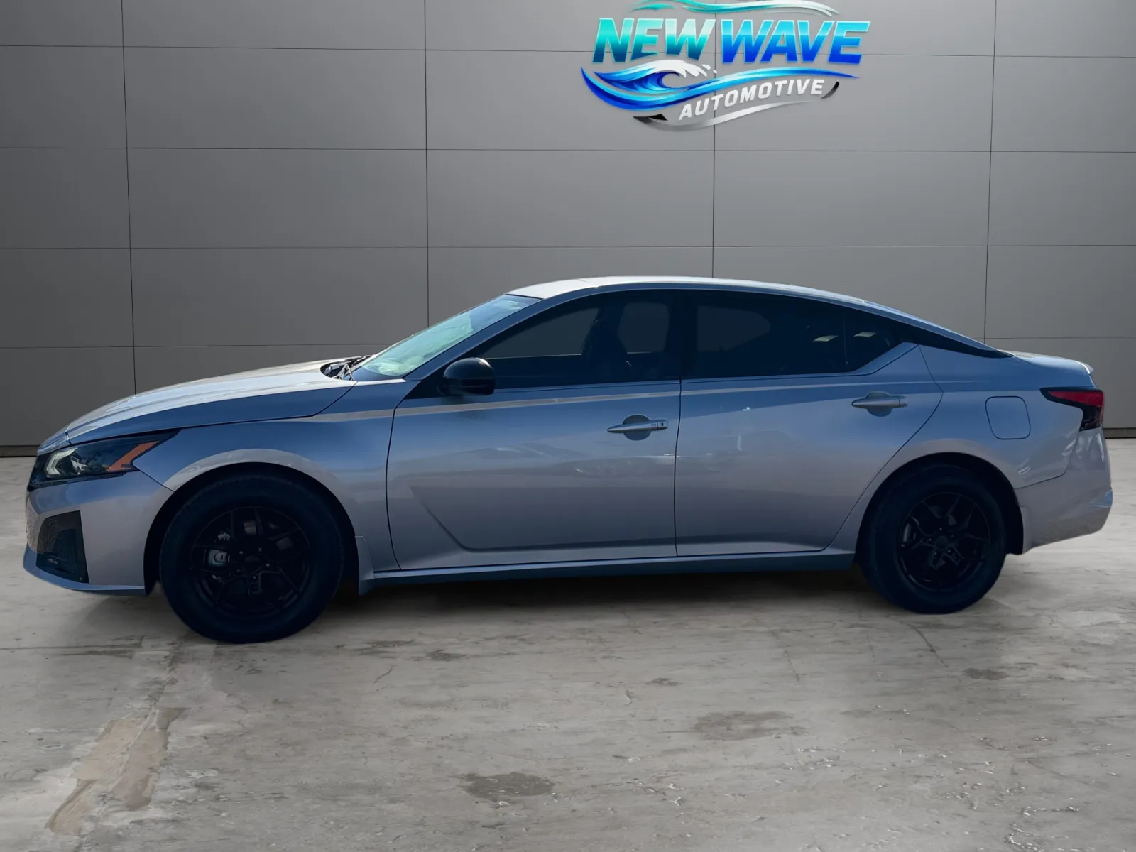 Nissan Altima photo 2