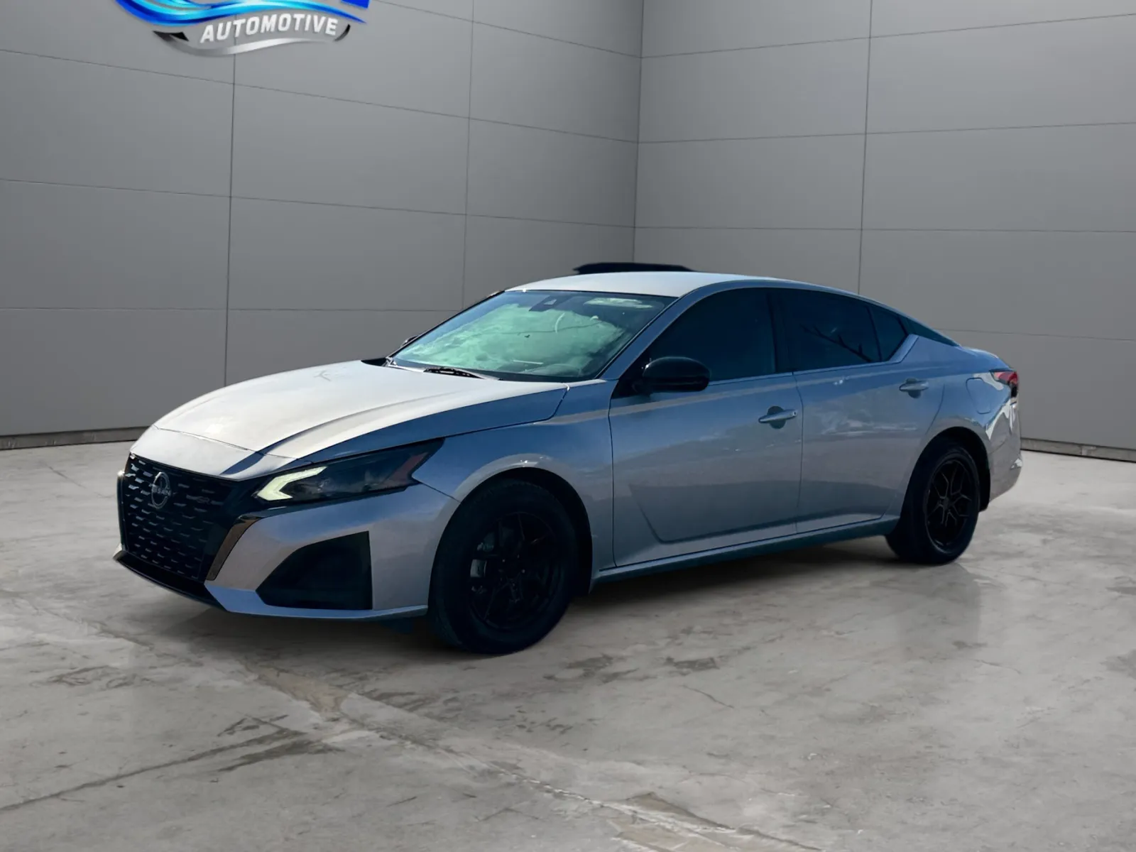 Silver 2023 Nissan Altima SR Intelligent AWD for sale in Denver, CO