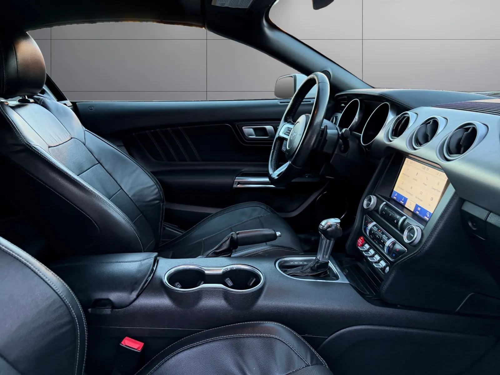 Ford Mustang photo 17