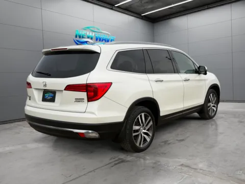 More photos of 2017 Honda Pilot Touring at New Wave Automotive, CO