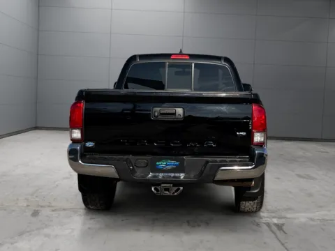 More photos of 2016 Toyota Tacoma TRD Off Road at New Wave Automotive, CO