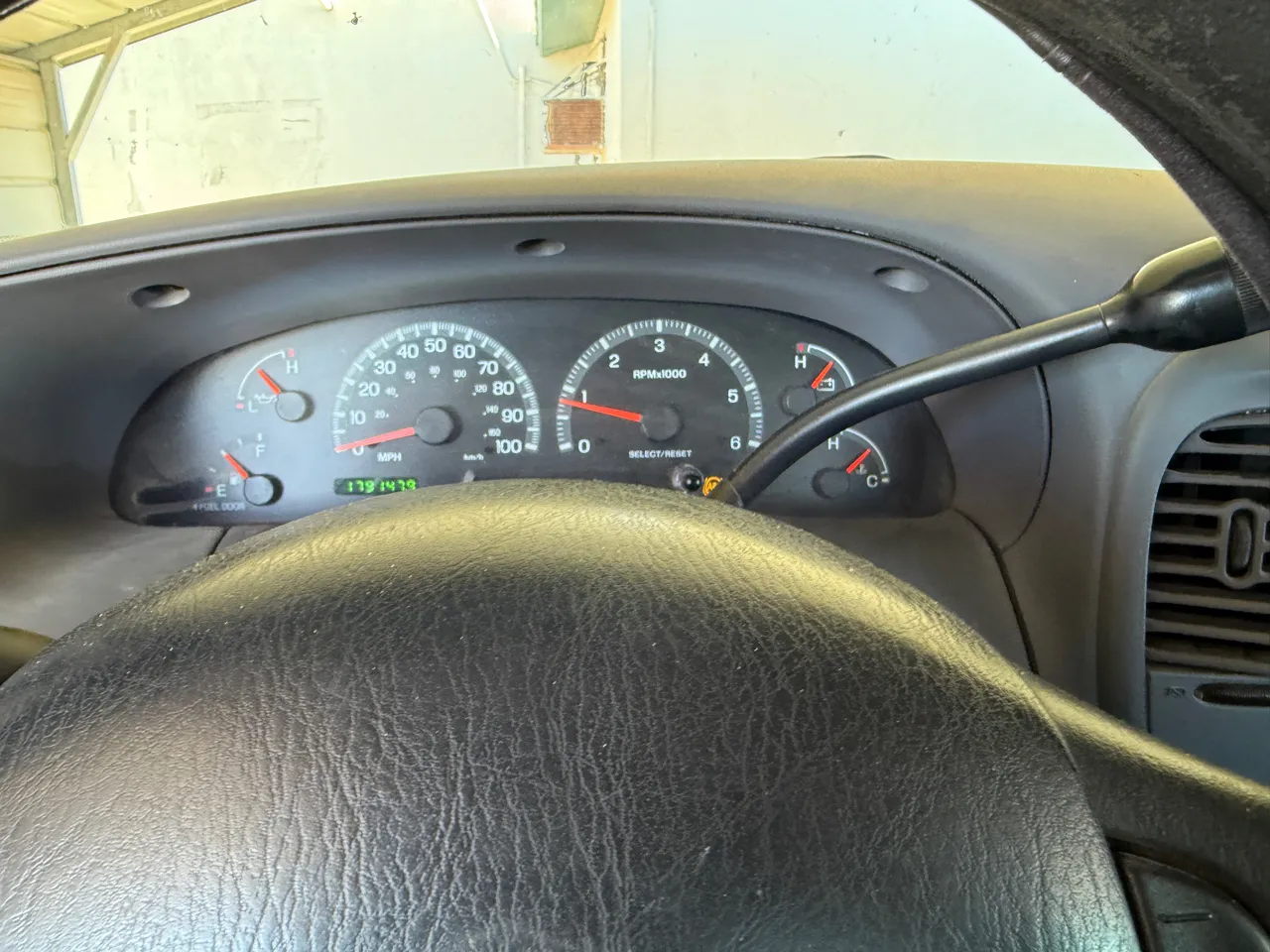 1999 Ford F-150 LARIAT - Photo 14