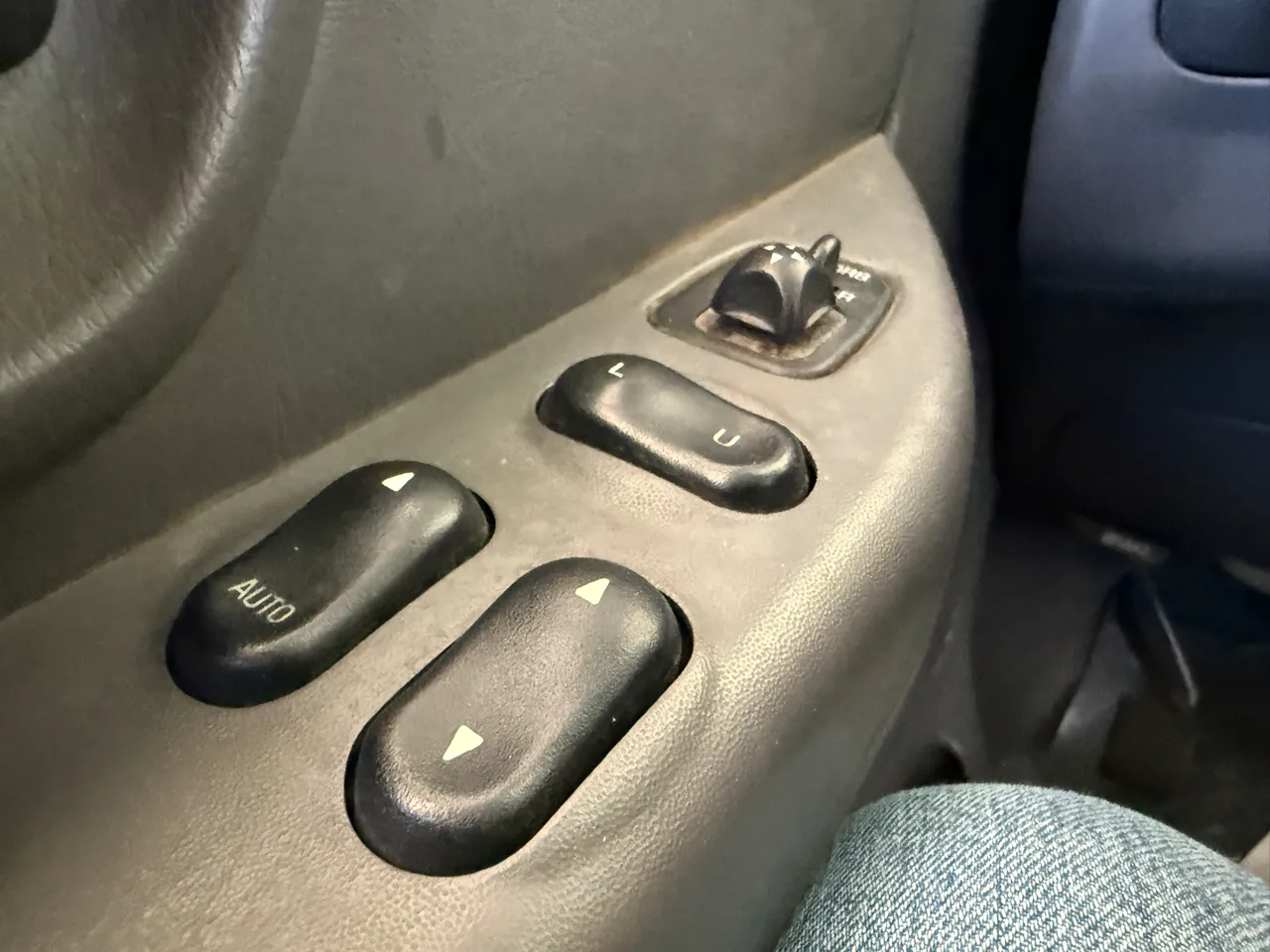 1999 Ford F-150 LARIAT - Photo 22