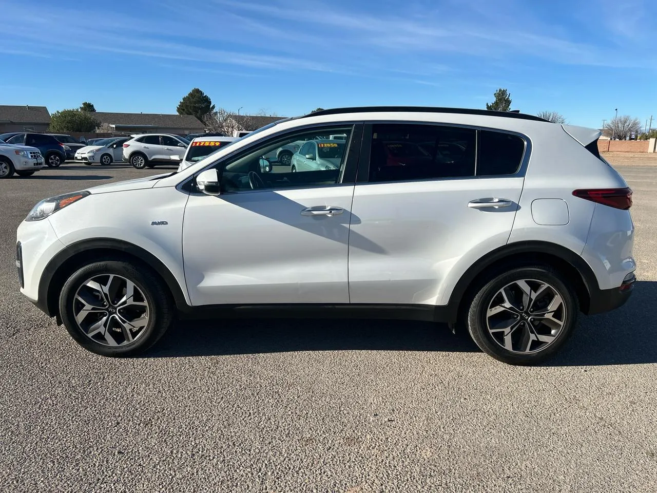 2022 Kia Sportage EX - Photo 2