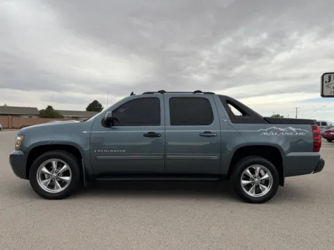 Photos of 2009 CHEVROLET AVALANCHE 1500 LT for sale in Alamogordo, NM at Justin's Motor Company