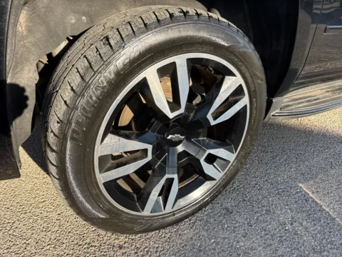 More photos of 2019 CHEVROLET SUBURBAN 1500 PREMIER at Justin's Motor Company, NM