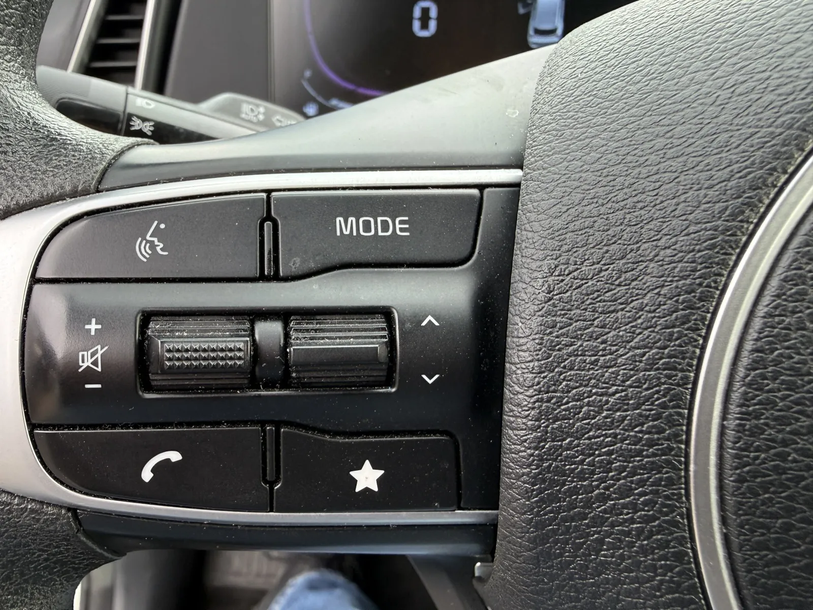 2025 Kia Sportage LX - Photo 14