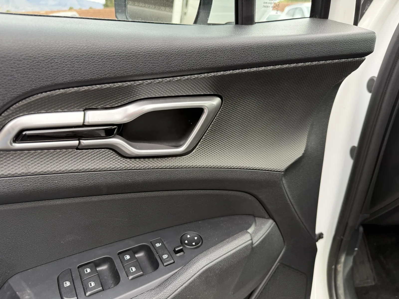 2025 Kia Sportage LX - Photo 17