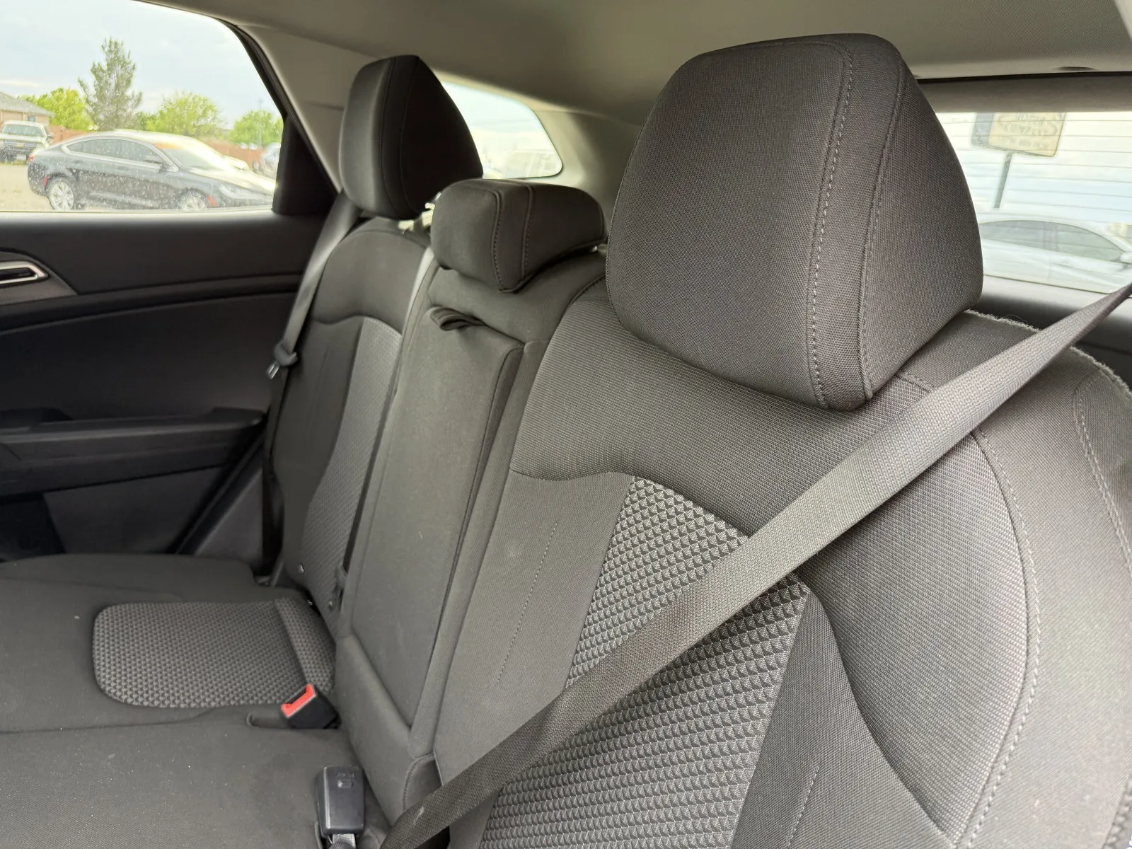 2025 Kia Sportage LX - Photo 18