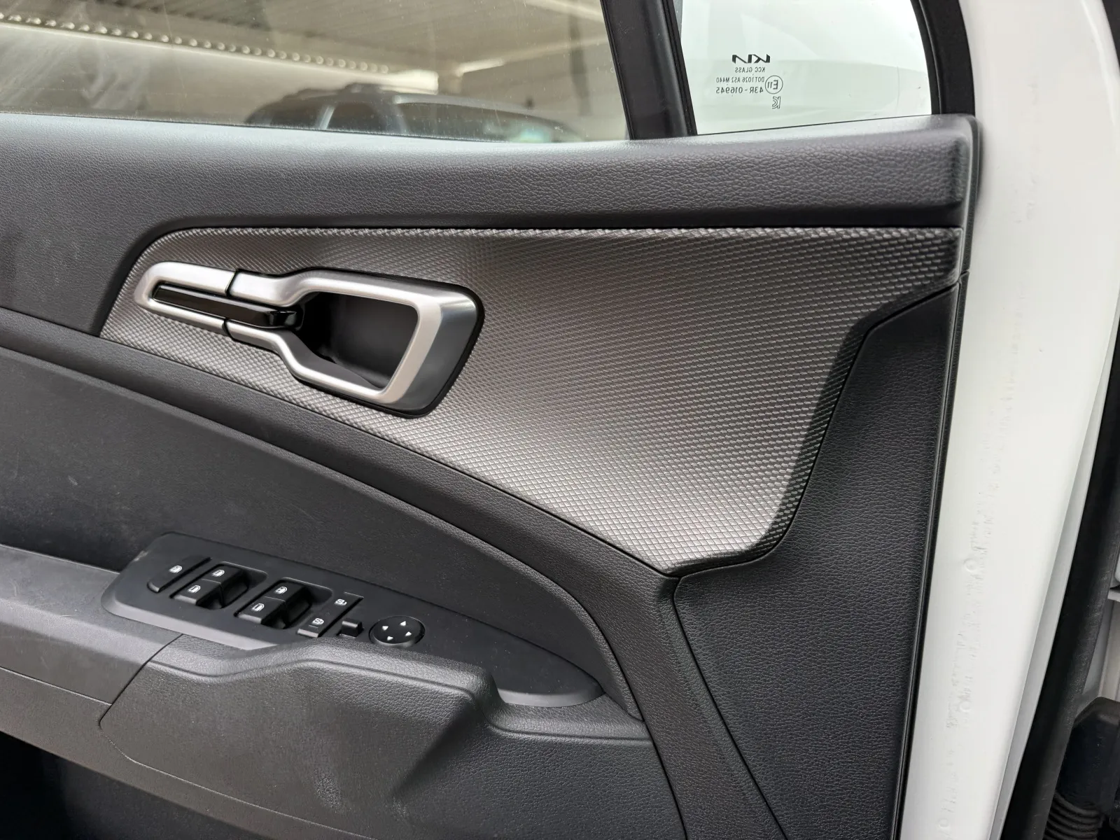 2025 Kia Sportage LX - Photo 16