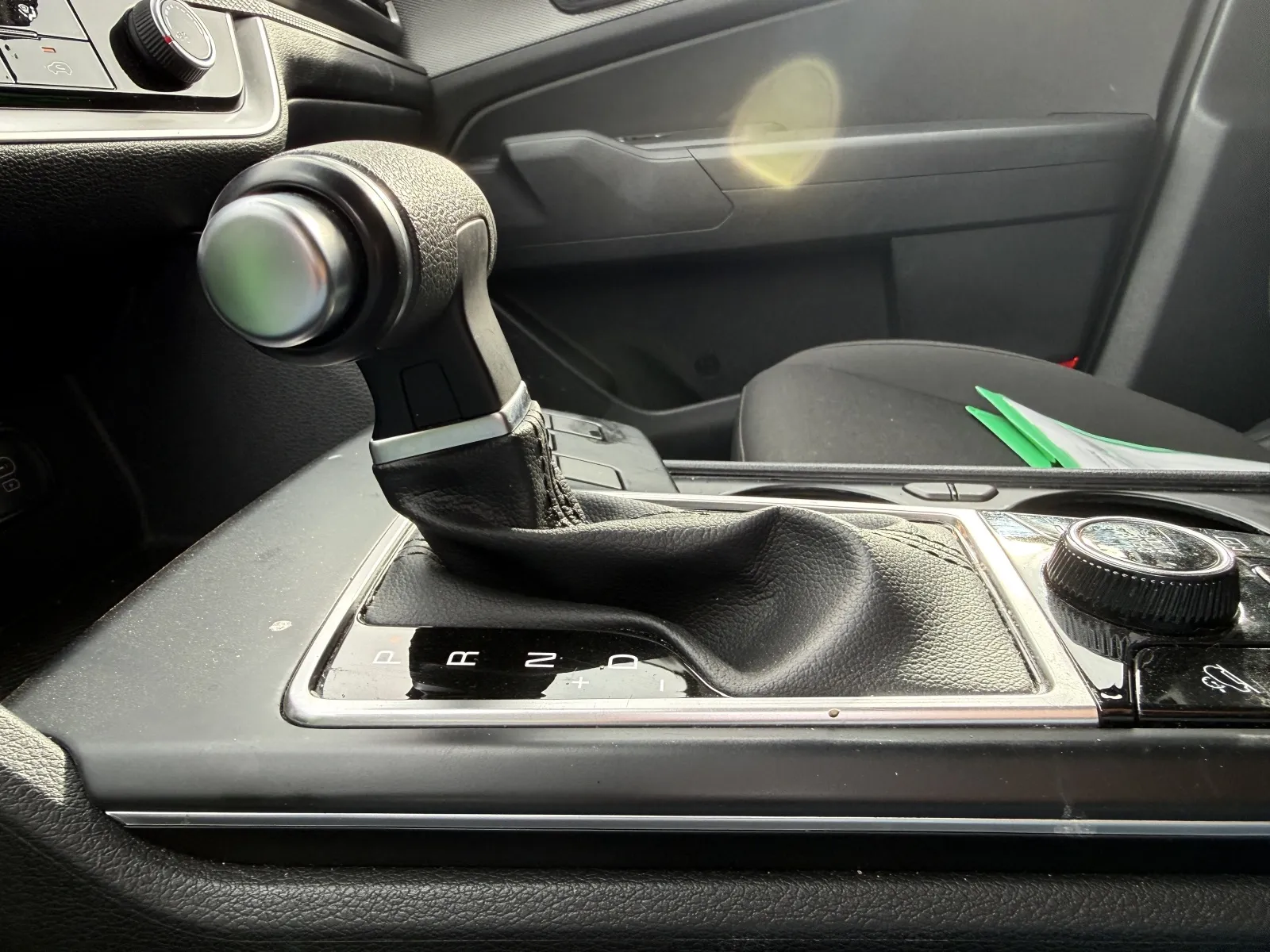 2025 Kia Sportage LX - Photo 12