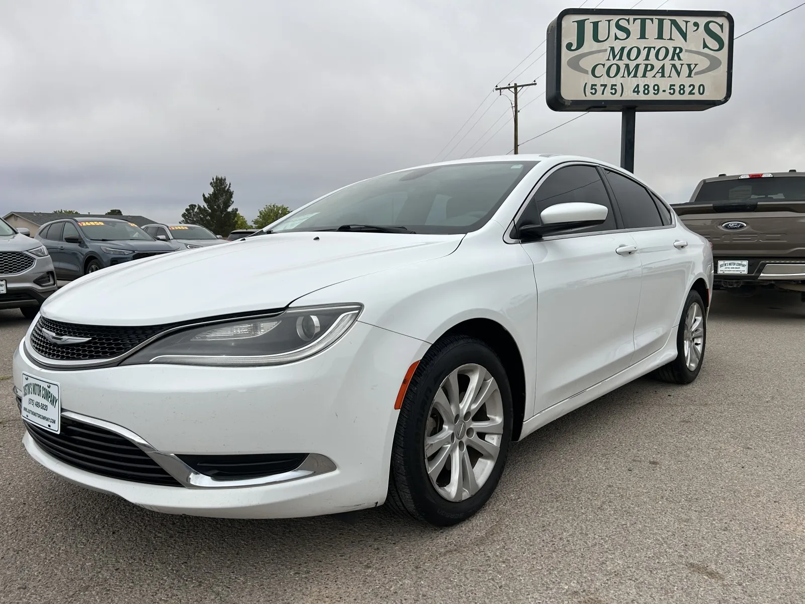 2015 Chrysler 200 Limited's photo