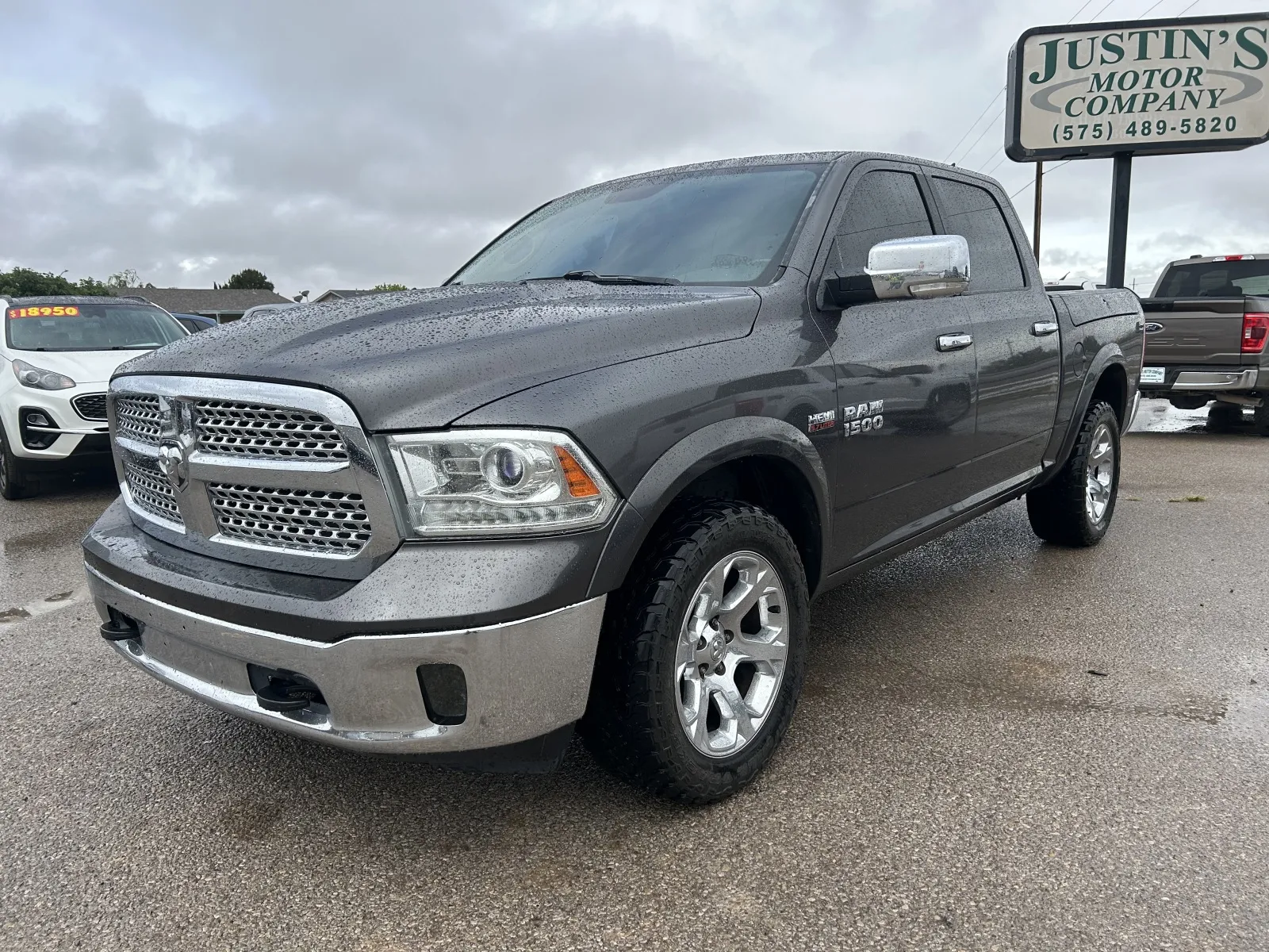 2016 RAM 1500 Laramie 4x4 Crew Cab 5'7's photo