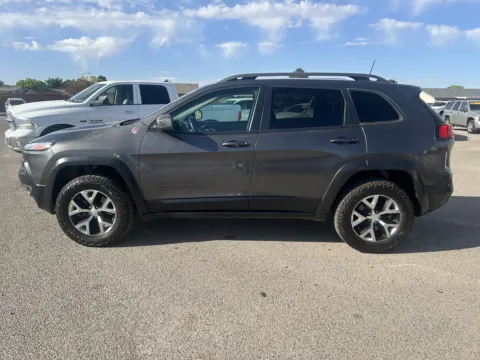Photos of 2018 JEEP CHEROKEE TRAILHAWK for sale in Alamogordo, NM at Justin's Motor Company