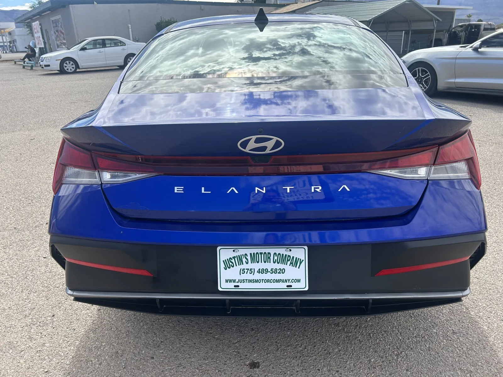 Hyundai Elantra photo 4