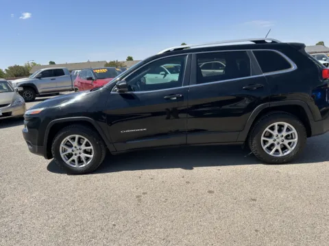 Photos of 2018 JEEP CHEROKEE LATITUDE PLUS for sale in Alamogordo, NM at Justin's Motor Company