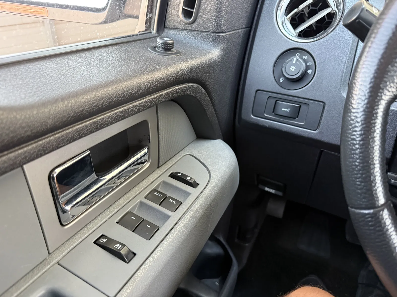 Ford F-150 photo 28