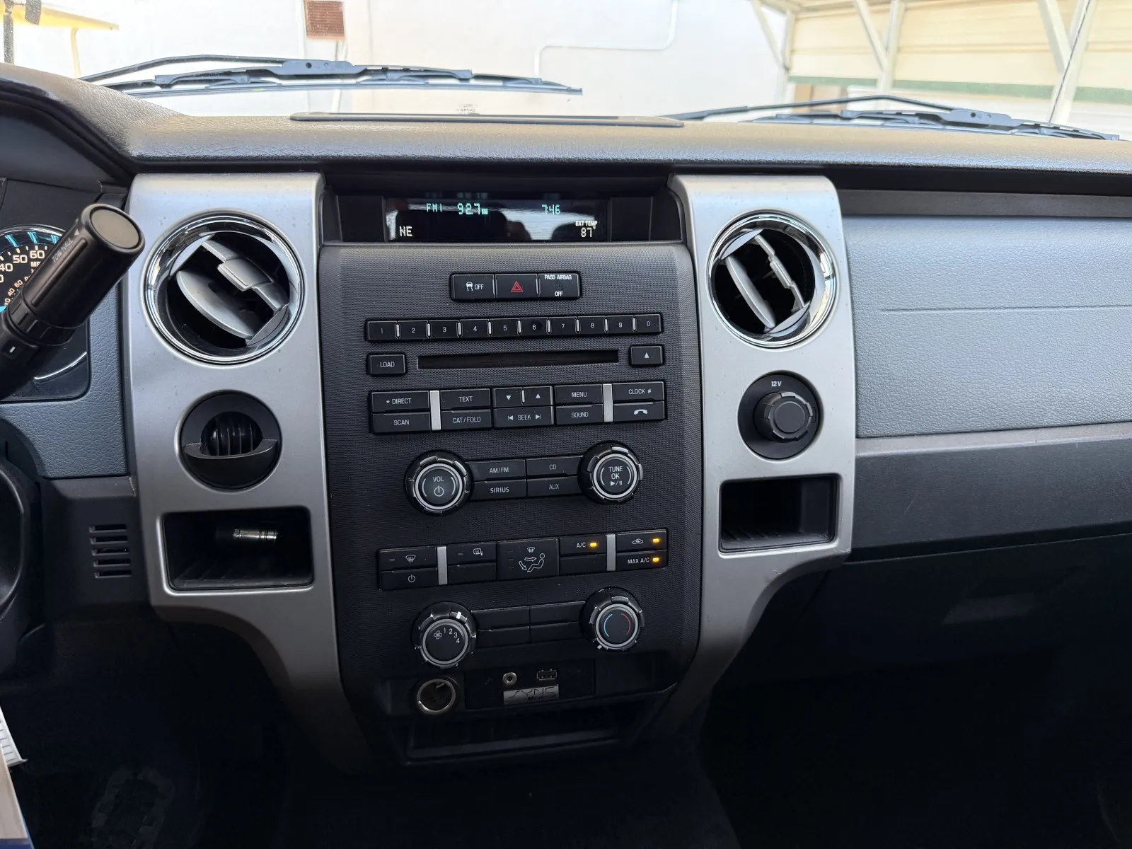 Ford F-150 photo 24