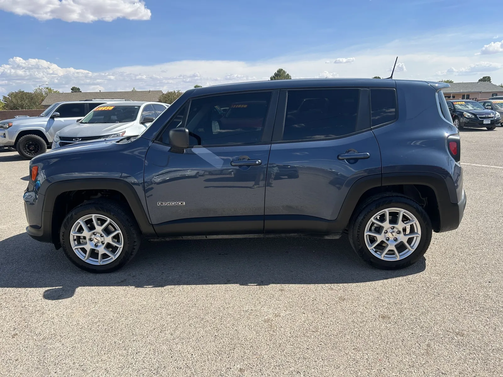 Jeep Renegade photo 2