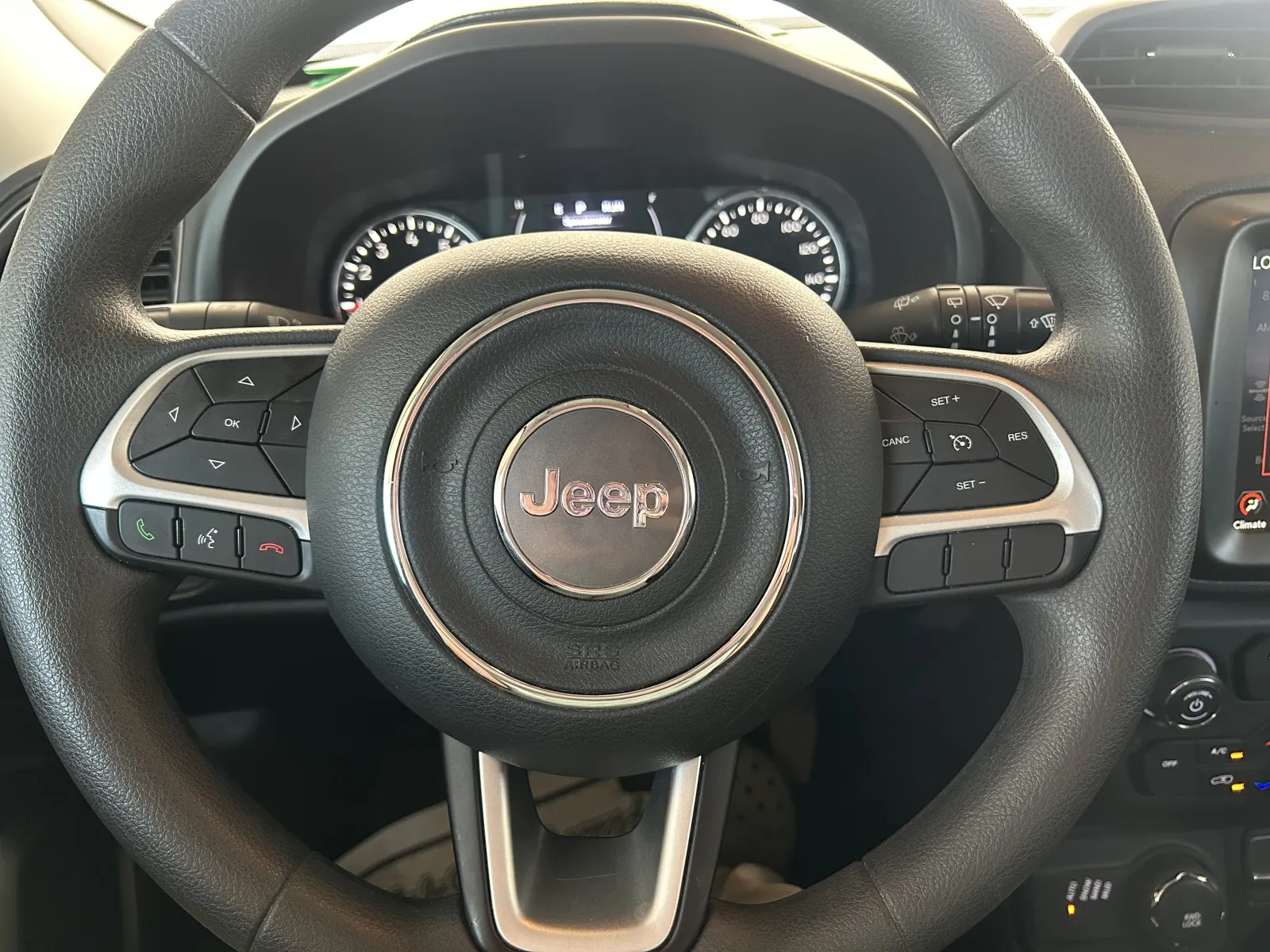 Jeep Renegade photo 10