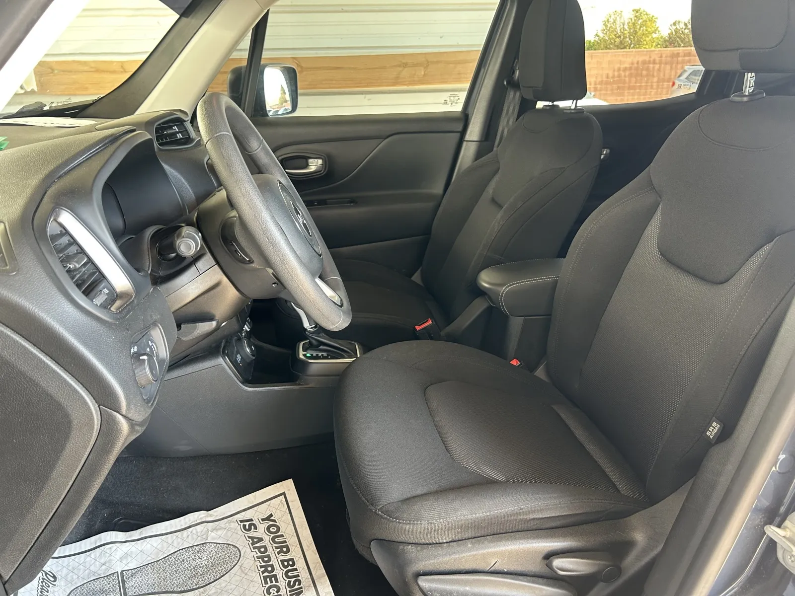 Jeep Renegade photo 19