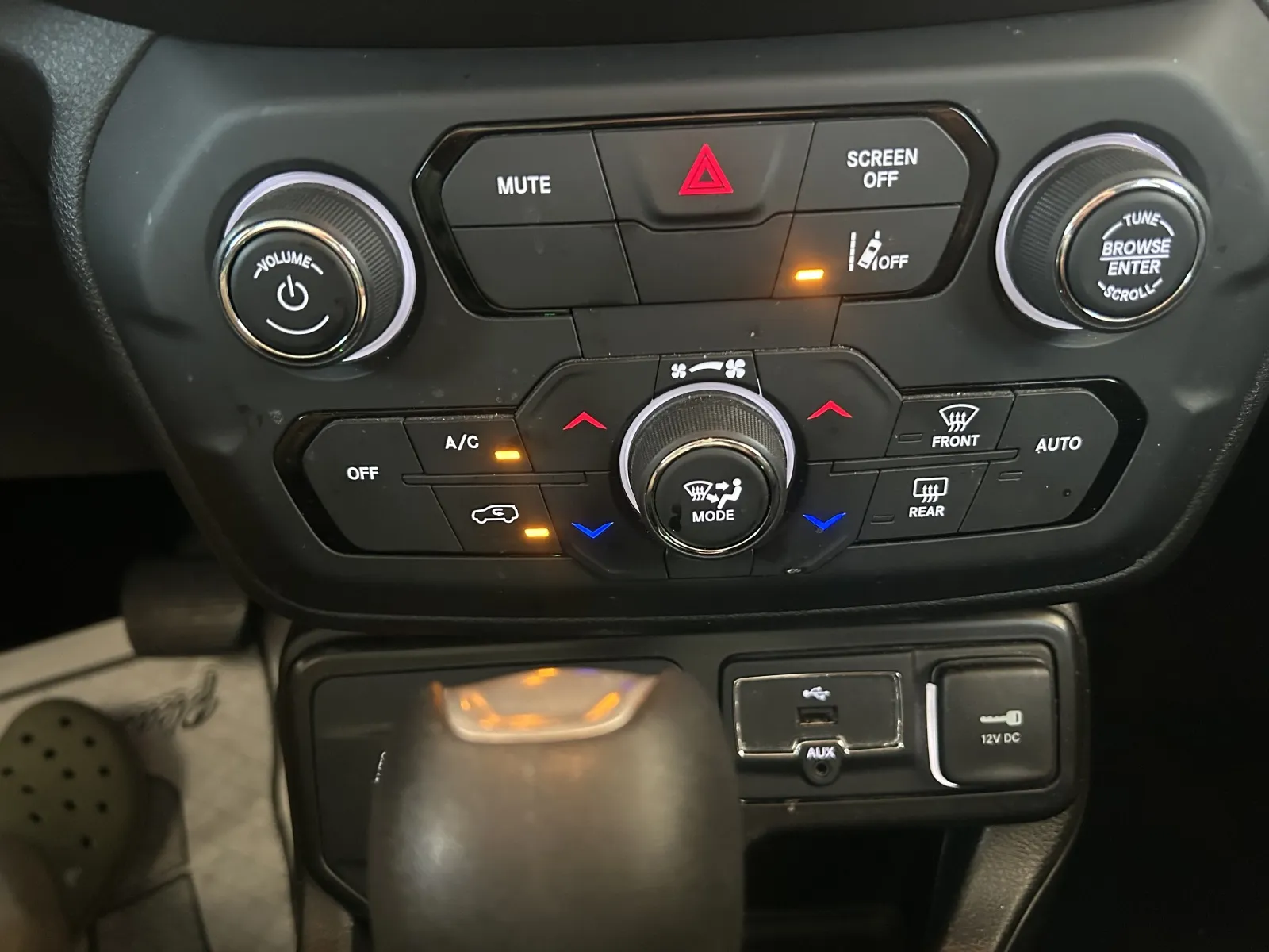 Jeep Renegade photo 17
