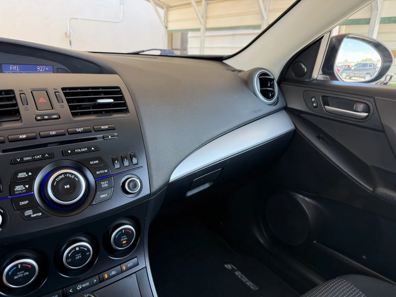 Mazda 3 photo 21