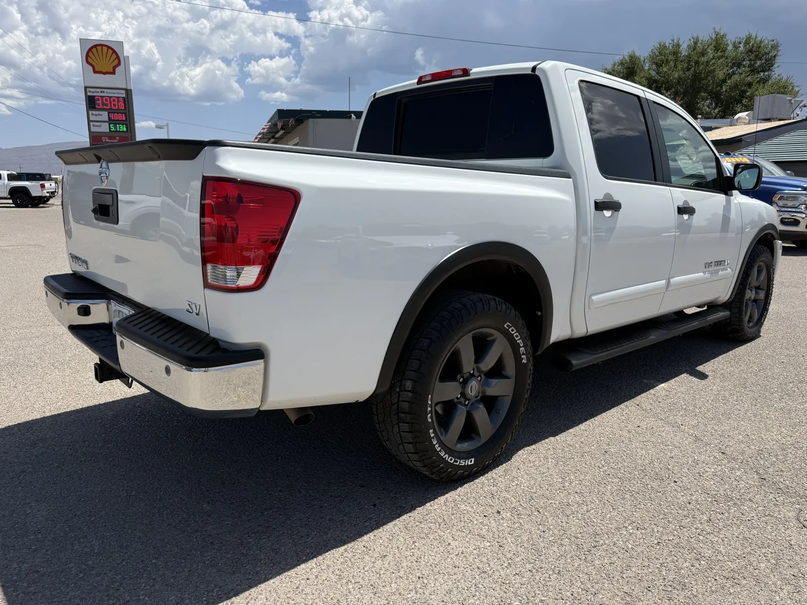 Nissan Titan photo 5