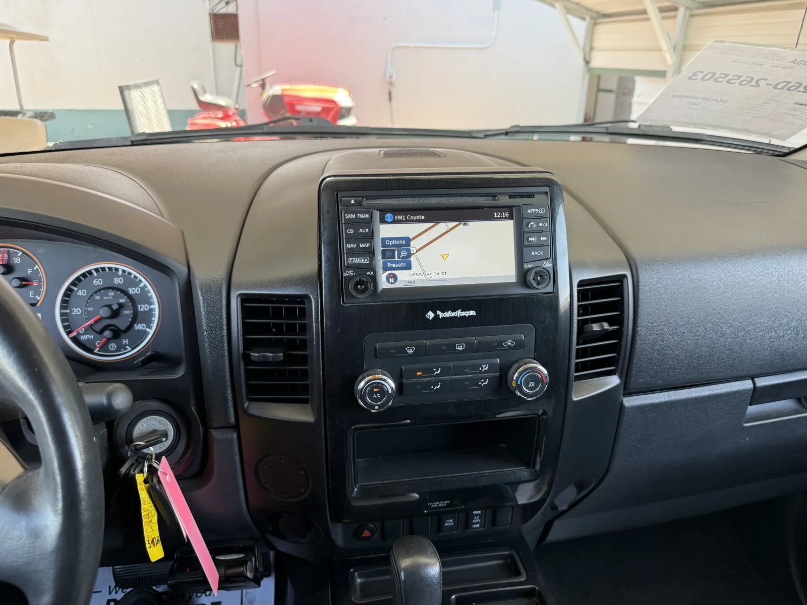 Nissan Titan photo 27