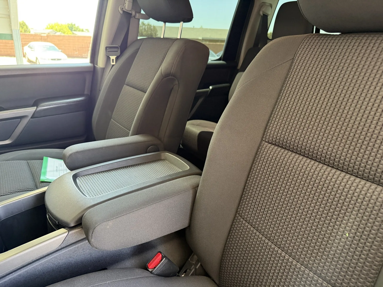 Nissan Titan photo 39